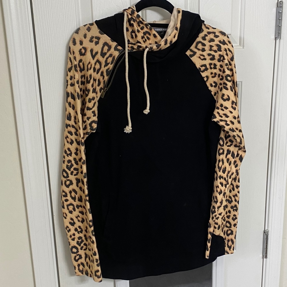 Ampersand Black and Leopard Pullover Hoody (L)